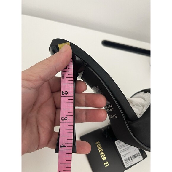 Forever 21 Women’s Sandals Heels Black Square Open Toe Size 7.5 - Picture 3 of 12